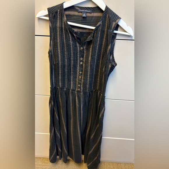 Banana Republic Black Brown Pinstripe VNeck Sleeveless knee length Dress size XS - Picture 2 of 8